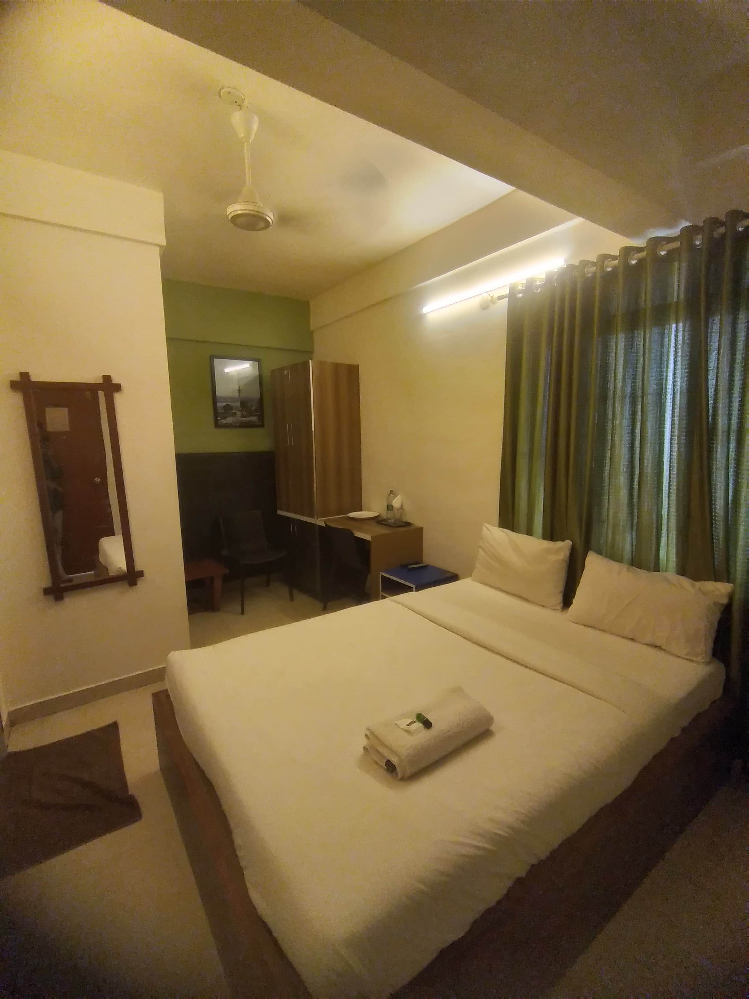 Luxury guest room interior showing premium bedding and decor - Image 4